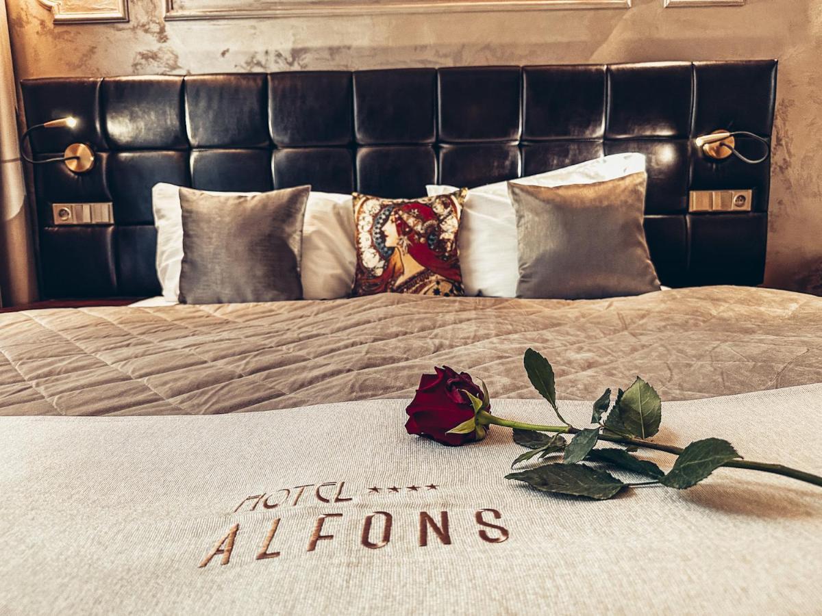 Alfons Boutique Hotel Прага Екстериор снимка