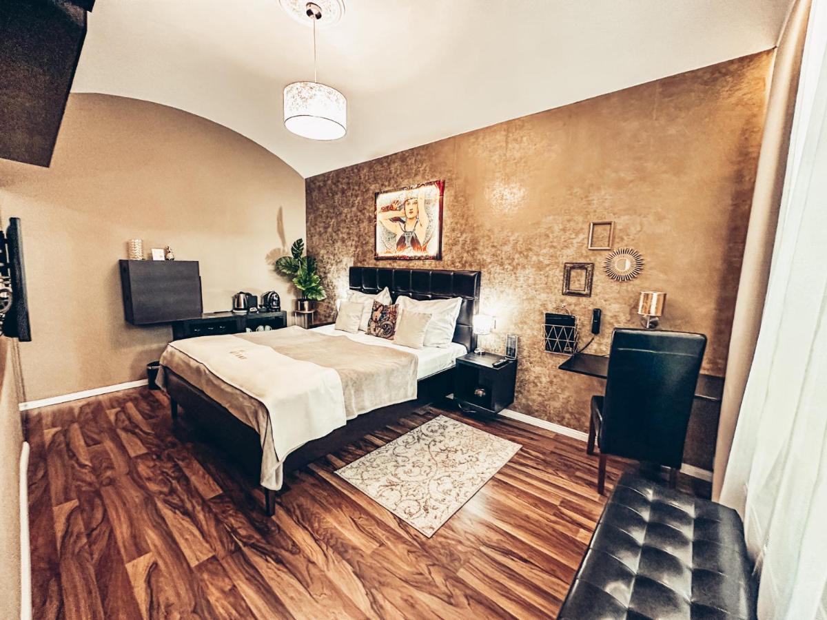 Alfons Boutique Hotel Прага Екстериор снимка