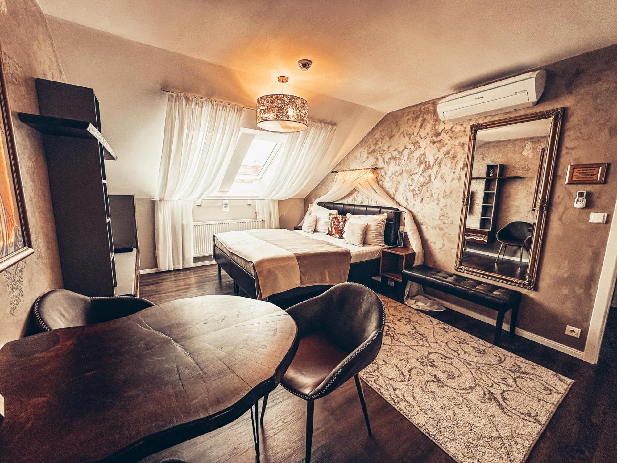 Alfons Boutique Hotel Прага Екстериор снимка