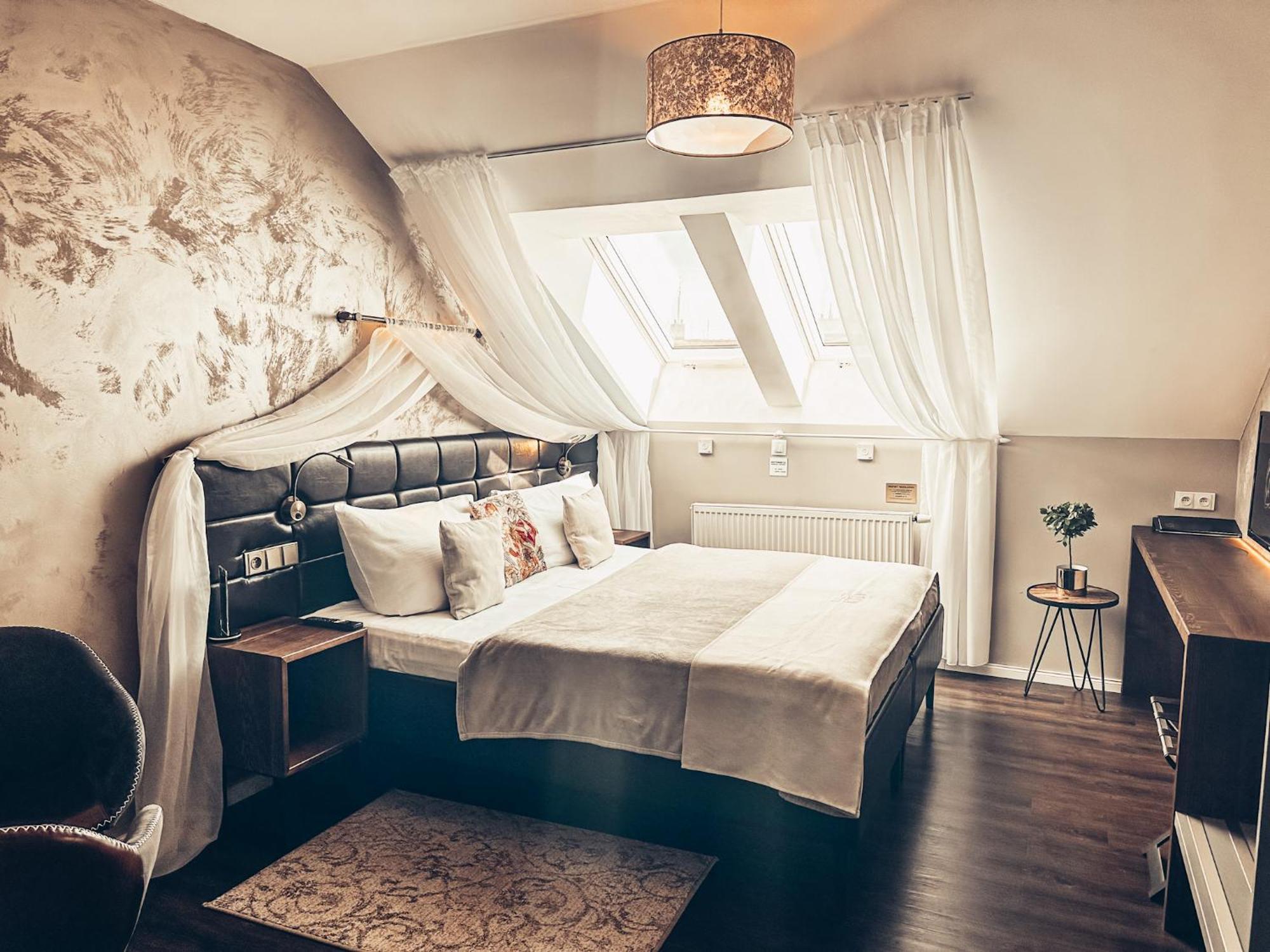 Alfons Boutique Hotel Прага Екстериор снимка