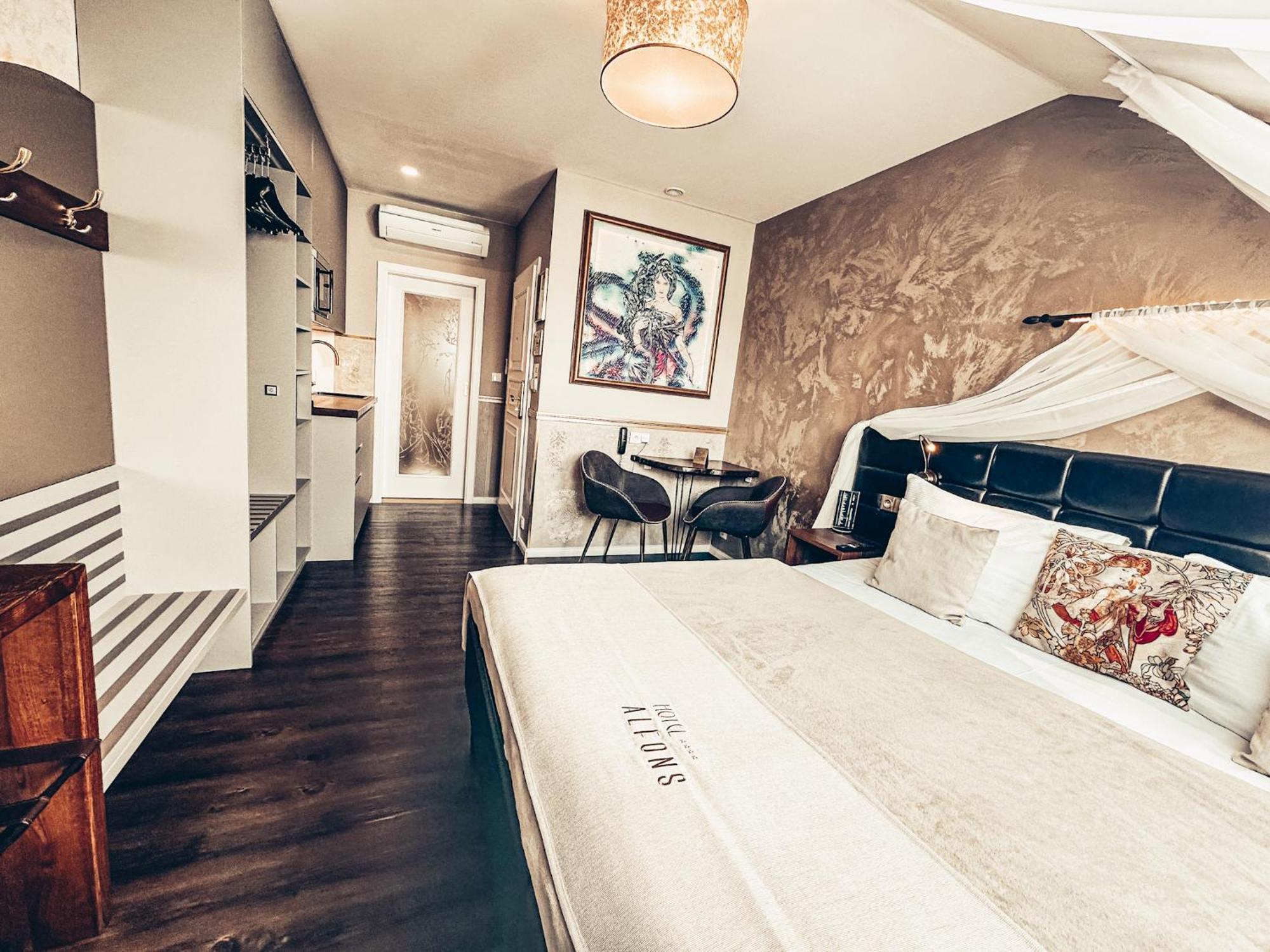 Alfons Boutique Hotel Прага Екстериор снимка