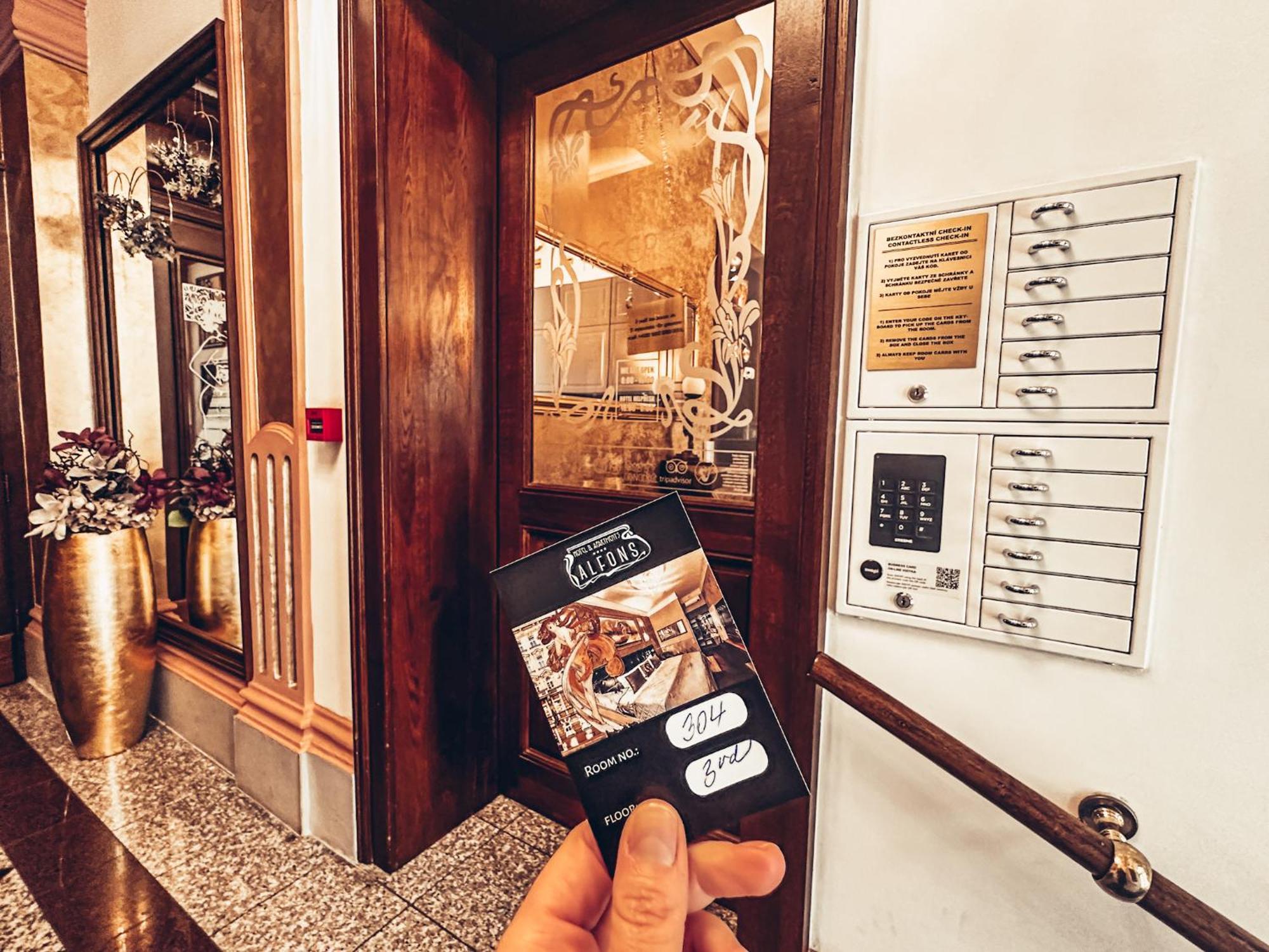 Alfons Boutique Hotel Прага Екстериор снимка