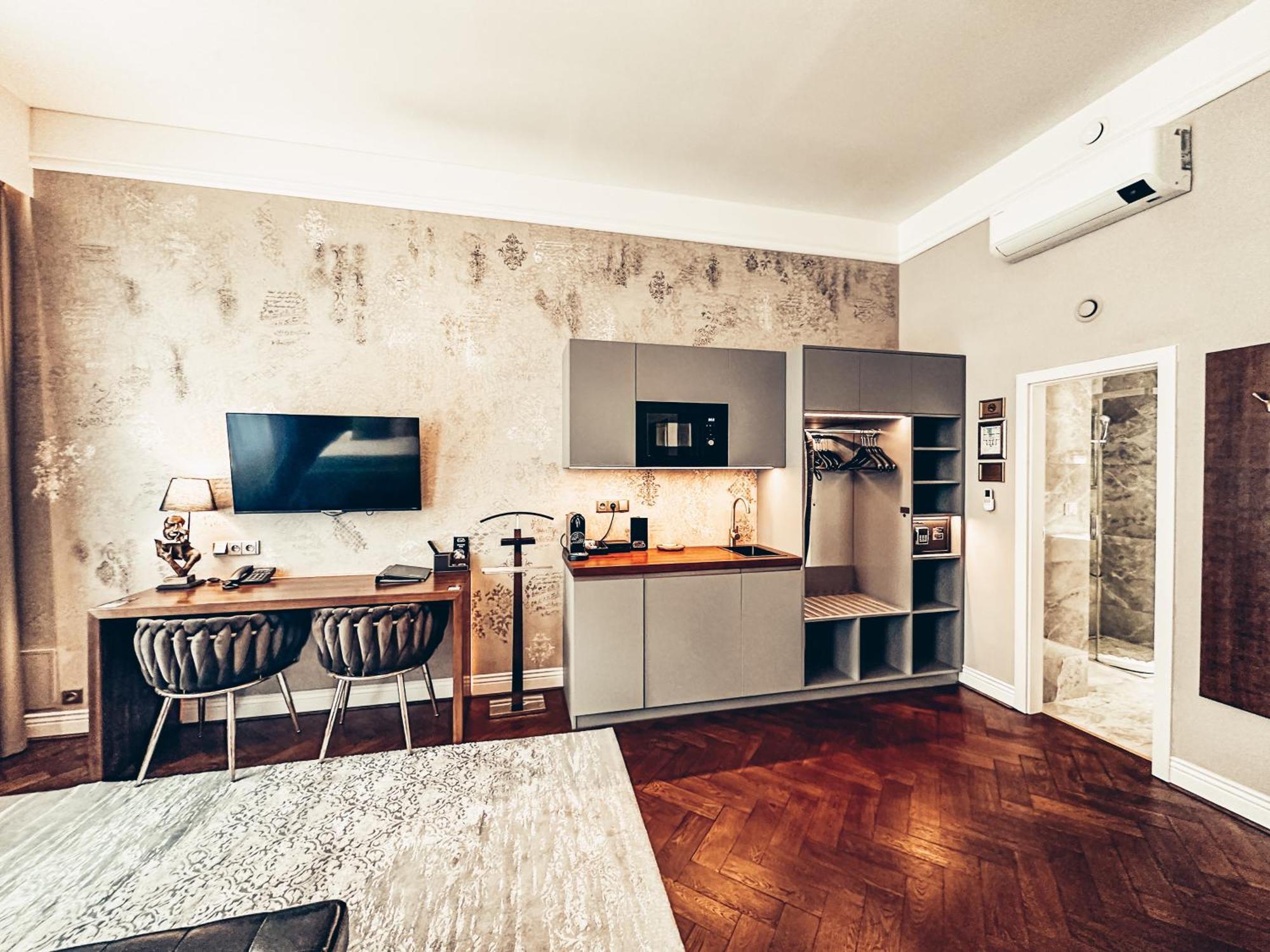 Alfons Boutique Hotel Прага Екстериор снимка