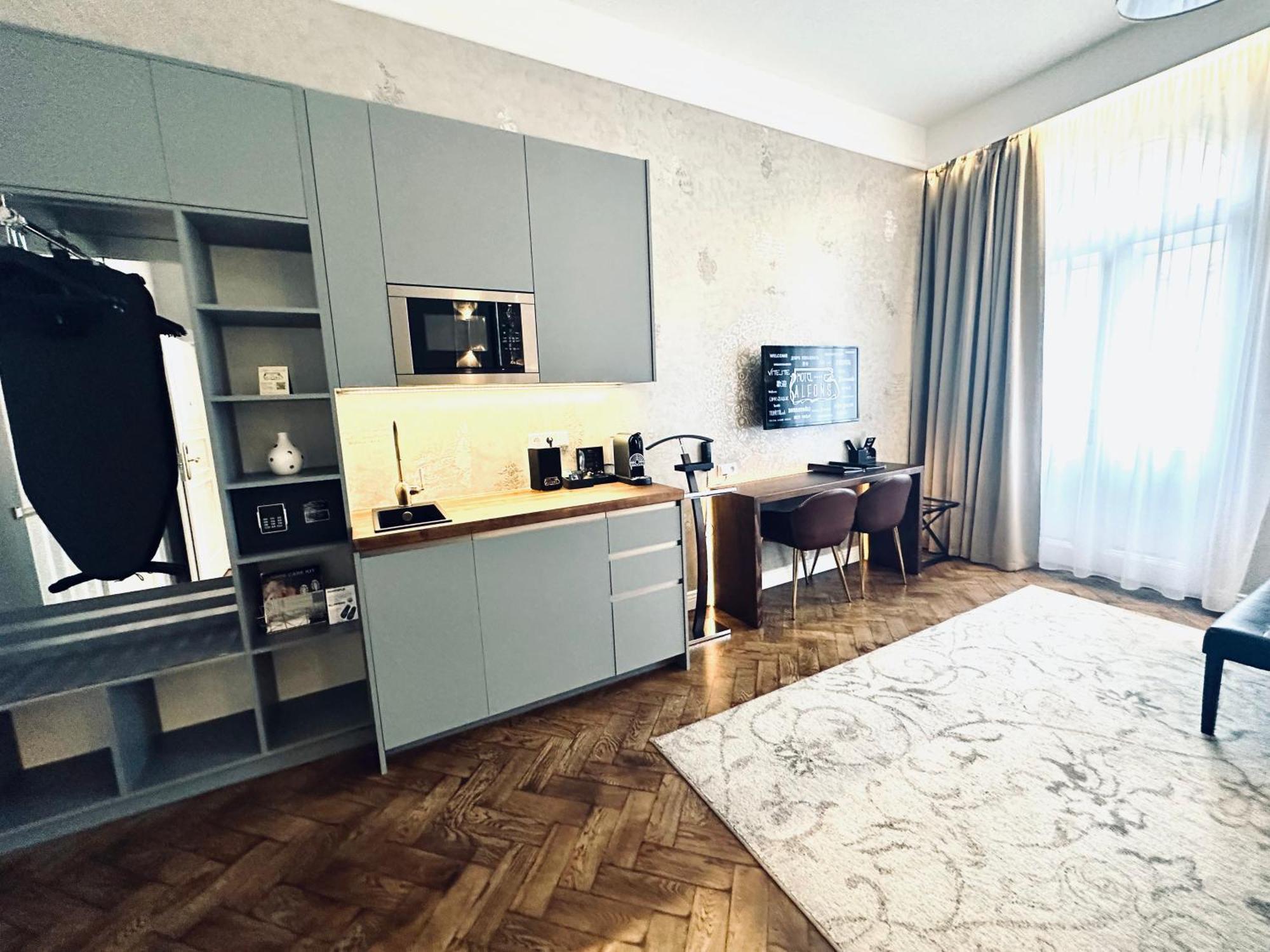 Alfons Boutique Hotel Прага Екстериор снимка