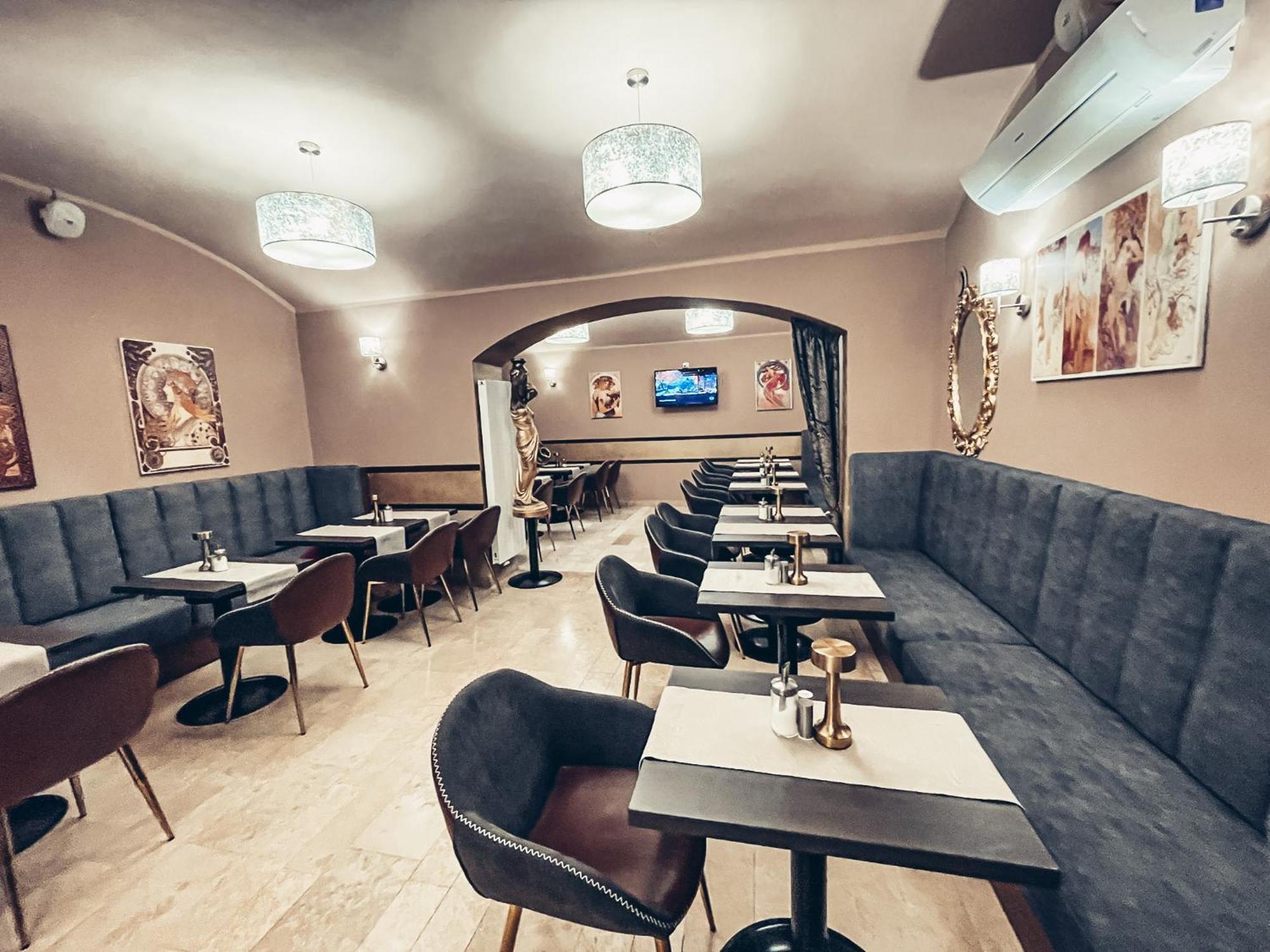 Alfons Boutique Hotel Прага Екстериор снимка
