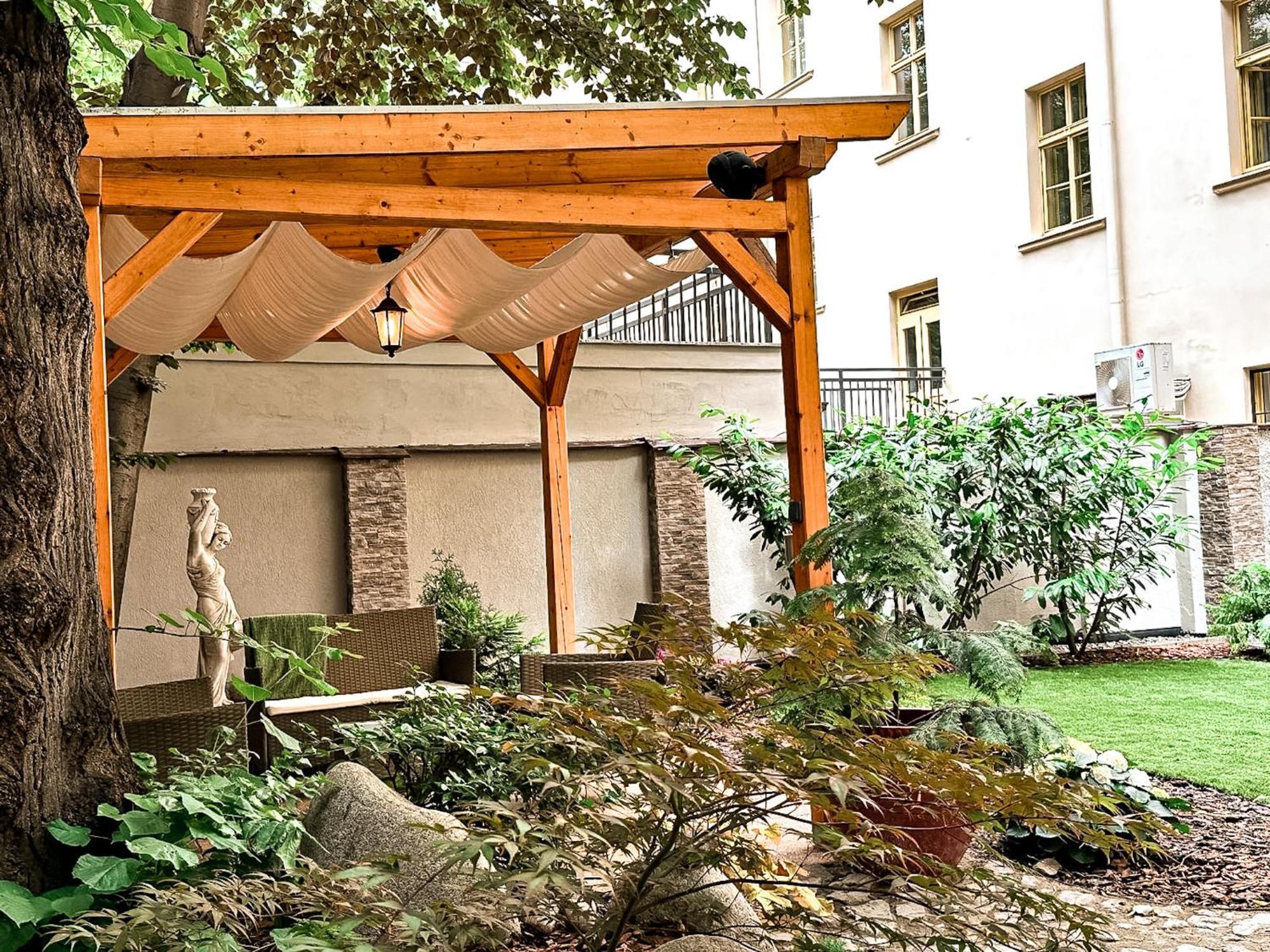 Alfons Boutique Hotel Прага Екстериор снимка