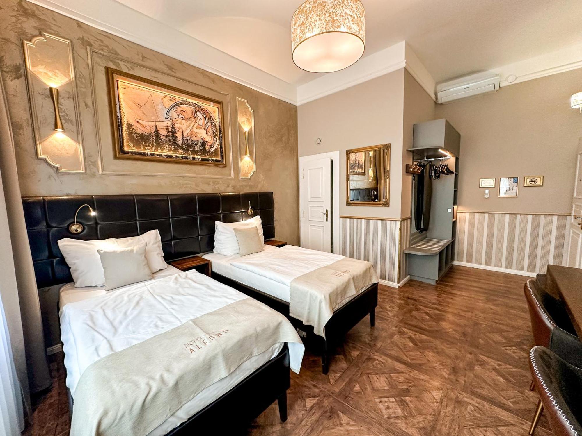 Alfons Boutique Hotel Прага Екстериор снимка